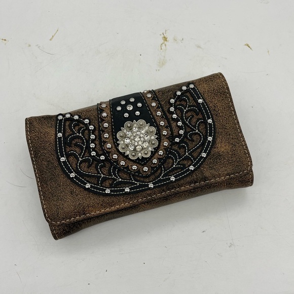 Boutique Brown Western Style Faux Leather Rhinestone Embellished Trifold Wallet - Picture 2 of 12